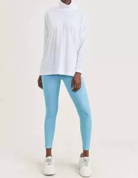 Водолазка с заниженным плечом, белый цвет mono b