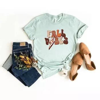 Волнистая футболка с короткими рукавами и рисунком Retro Fall Vibes Simply Sage Market