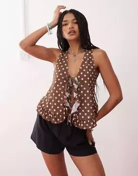 Восстановленная винтажная блузка из марли с рисунком в горошек, с оборками и завязками спереди, шоколадно-коричневого цвета Reclaimed Vintage