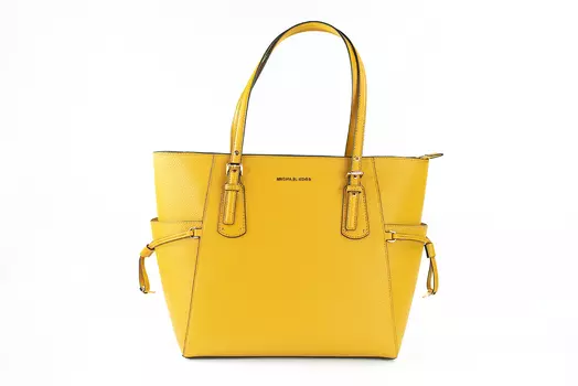Voyager Большая сумка-кошелек East West из шагреневой кожи Marigold Michael Kors