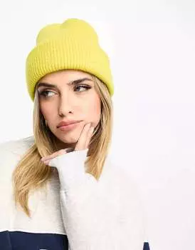 Вязаная шапка-бини Monki желто-горчичного цвета