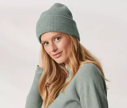 Вязаная шапка из шерсти Tchibo, шалфейный пестрый