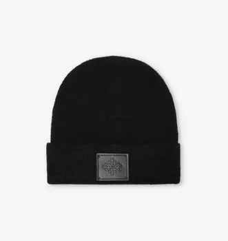 Вязаная шапка с пушистой эмблемой The Couture Club, черный