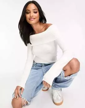 Вязаный джемпер с открытыми плечами Bershka цвета экрю