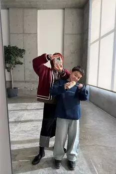 Вязаный джемпер с вышитым текстом ZARA, синий