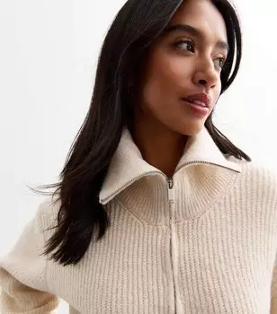Вязаный кардиган кремового цвета Petite с высоким воротником и двусторонней молнией New Look, кремовый