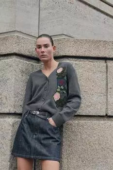 Вязаный кардиган с цветочной вышивкой ZARA, серый