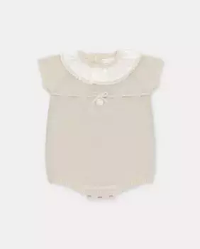 Вязаный комбинезон для девочки с воротником с оборками и шнурком из песка Martn Aranda, цвет Marrn claro