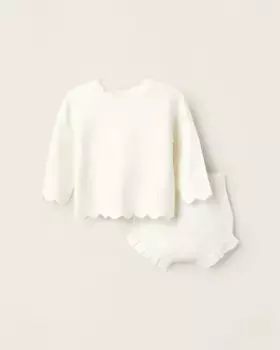 Вязаный комплект для девочки с волнистой отделкой Zippy, белый