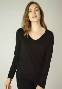 Вязаный свитер Base Level "Yola" с легким закатанным краем, черный