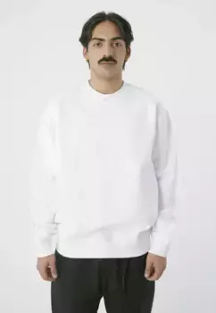 Вязаный свитер Cleptomanicx "Вырваться на свободу" со стильным принтом на спине, белый