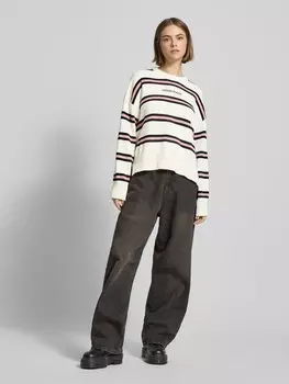 Вязаный свитер оверсайз с этикеткой Guess Jeans, экрю