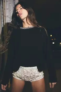 Вязаный свитер с драгоценными декоративными шейками ZARA, черный