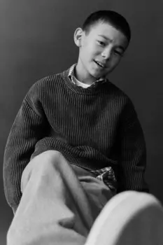 Вязаный свитер с кислотной стиркой ZARA, черный