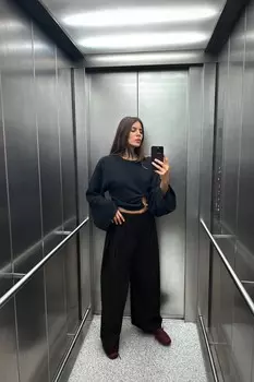 Вязаный свитер с металлической аппликацией ZARA, темно-синий
