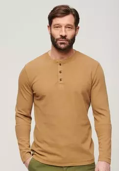 Вязаный свитер WAFFLE LONG SLEEVE HENLEY Superdry, цвет classic brown camel