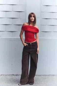 Вязаный топ с золотой аппликациями ZARA, красный