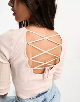 Вязаный топ Stradivarius нежно-розового цвета с перекрещенной деталью на спине