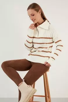 Вязаный трикотажный свитер с воротником на молнии в полоску 63622458 Lela, экрю-бежевый