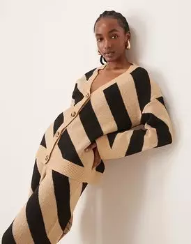 Вязаный удлиненный кардиган YAS в яркую верблюжью полоску