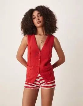 Вязаный жилет ASOS DESIGN красного цвета с V-образным вырезом и строчкой