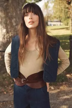 Выцветевшая рубчатая футболка ZARA, кэмел
