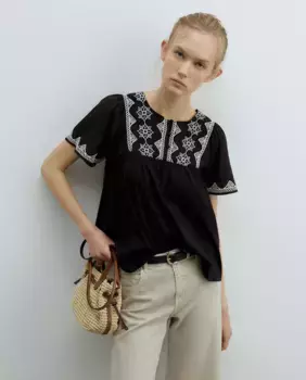 Вышитая футболка Sfera, чёрный