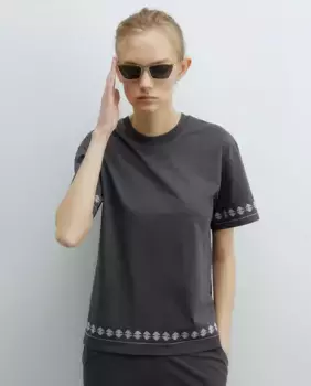 Вышитая футболка Sfera, цвет Plomo