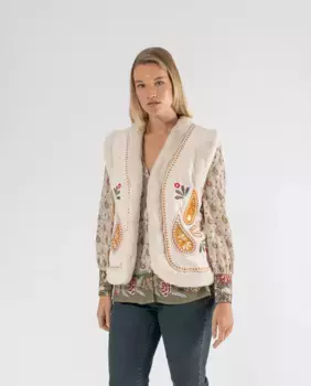 Вышитый женский жилет с меховой отделкой October, цвет Crudo