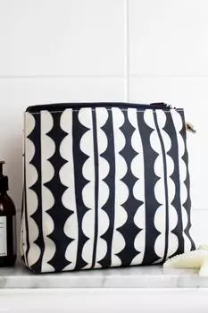 Высокая косметичка Jumbo Scallop Brownstone London, черный