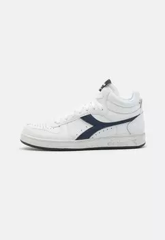 Высокие кроссовки Diadora