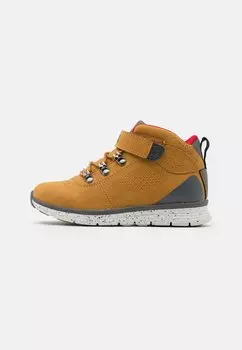 Высокие кроссовки UNISEX Primigi, цвет senape