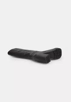 Высокие сапоги Bata, черный