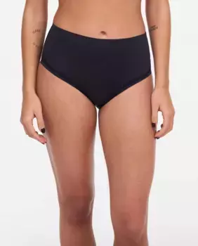 Высокие трусы Pure Light с бесшовным формирующим эффектом Chantelle, черный