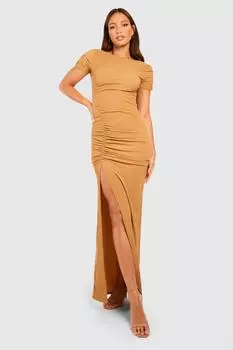 Высокое платье макси со сборами и разделением Boohoo, кэмел