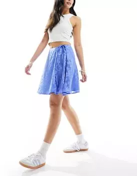 Wednesday's Girl – голубая мини-юбка с выгорающим узором и завязками