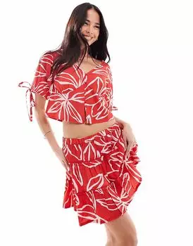 Wednesday's Girl - укороченная блузка красного цвета с ярким цветочным узором, комплект