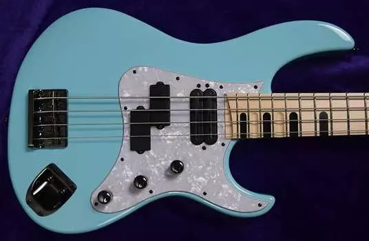 Yamaha Attitude III Limited (Билли Шихан), Sonic Blue с Maple Attitude III Limited (Billy Sheehan)