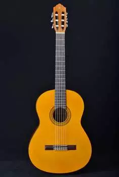 Yamaha CG-102 Full-Size Spruce Top Классическая гитара Натуральный CG-102 Full-Size Spruce Top Classical Guitar