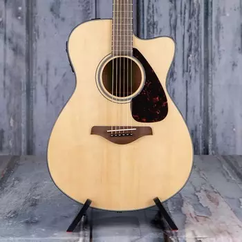Yamaha FSX800C Concert Cutaway Acoustic/Electric, Natural Yamaha FSX800C Concert Cutaway /Electric,