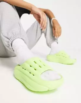Ярко-зеленые шлепанцы UGG FoamO