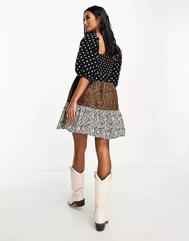 Ярусное платье мини в стиле бэби-долл, связанное крючком, ASOS DESIGN Petite с анималистическим принтом