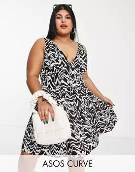 Ярусный сарафан с пуговицами на талии ASOS DESIGN Curve в черно-кремовом абстрактном принте ASOS DESIGN