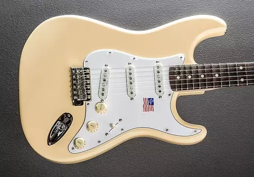 Yngwie Malmsteen Stratocaster - Vintage White с палисандровым деревом Fender Yngwie Malmsteen Stratocaster - White w/