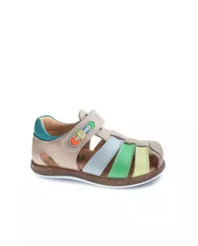 Закрытые кожаные сандалии для мальчика с застежкой-липучкой Pablosky, бежевый