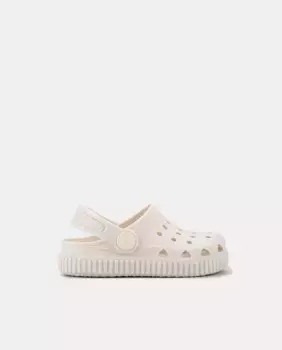 Закрытые сандалии для маленьких мальчиков со съемной удобной стелькой и ремешком на пятке Igor, бежевый