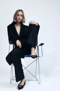 Замшевые балетки с металлическим цветком ZARA, черный