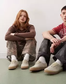 Замшевые кеды Vans Authentic с креповой подошвой бежевого цвета