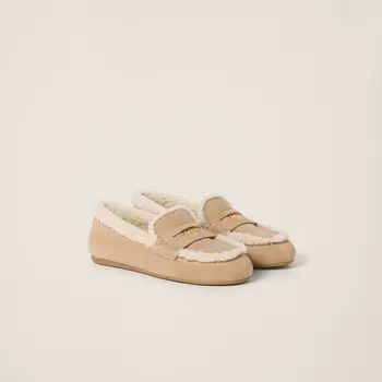 Замшевые мокасины Miu Miu, экрю
