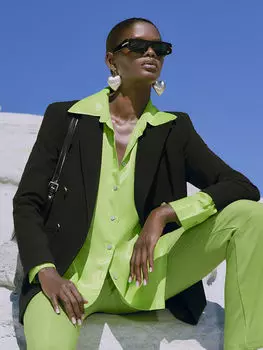 Застежка спереди на пуговицах Прямая атласная Женская рубашка большого размера с длинным рукавом LCW Vision